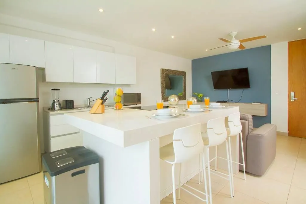 Glamorous 2 Bedroom Apartment / Up To 6 Ppl Playa del Carmen